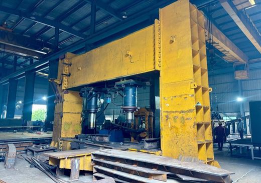 Hydraulic press machine