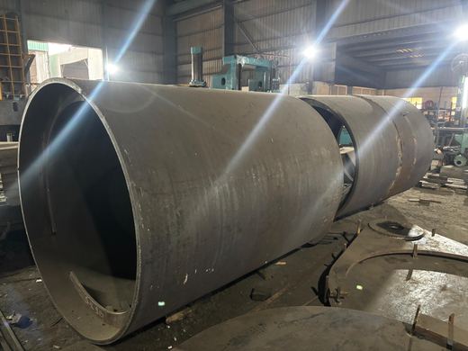 Hydraulic cylinder support structure