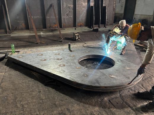 TSRG trunnion bracket plate — welding