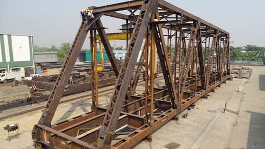 48.5 m span open web girder — trial assembly